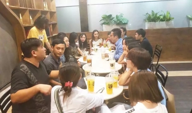 GIAO LƯU VỚI NGƯỜI BẢN XỨ